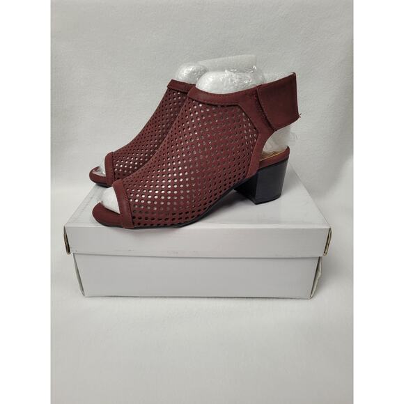 J. Adams Womens Maddie Booties Peep Toe Low Block Heel Hook & Loop Strap Size 6 - Picture 2 of 8
